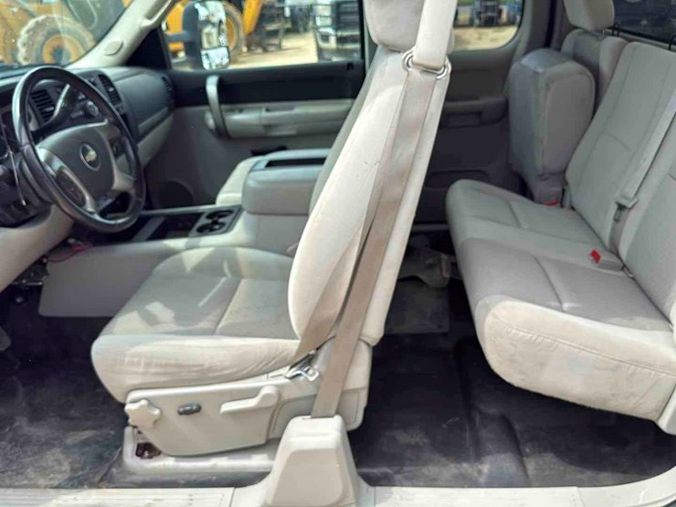 2009-chevrolet-silverado-image-14
