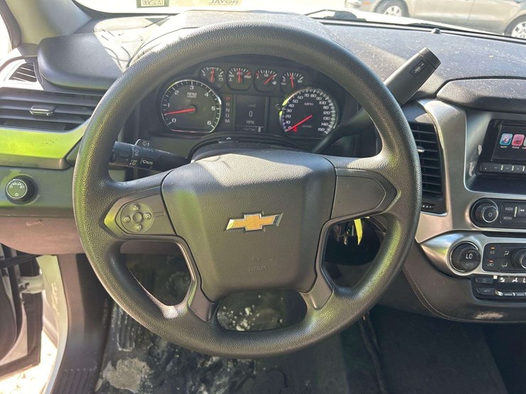 2016-chevrolet-tahoe-image-11