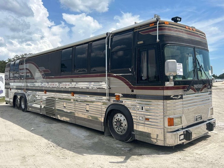 1994-prevost-liberty-coach-motorhome-image-2