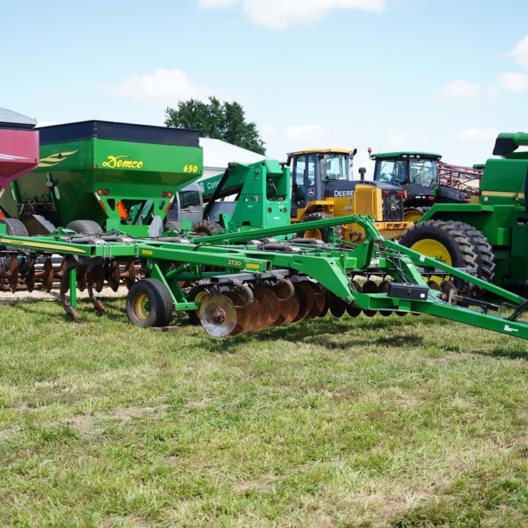 2014 JOHN DEERE 2720