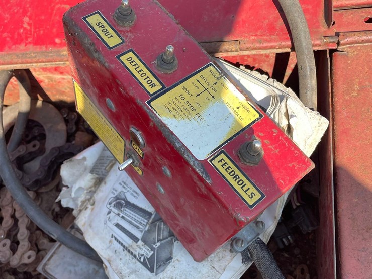 new-holland-890-image-39