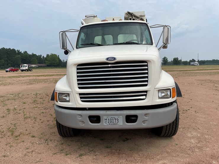 #4727-•-1998-ford-louisville-super-sucker-vac-truck-(wi-title-in-delay)-image-2