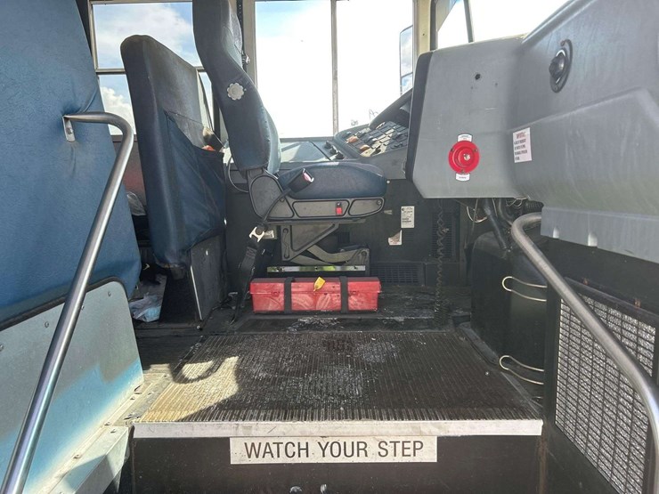 2009-ic-corporation-pb105-school-bus-image-11