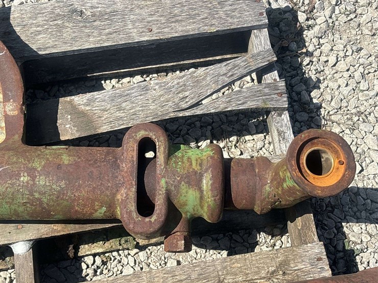 john-deere-model-a-wide-front-end-housing-image-11