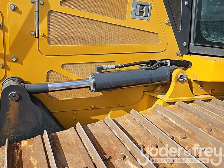 2022-deere-750l-image-19