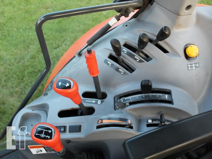 2012-kubota-m5-111-image-12