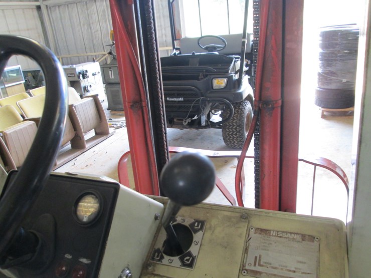 #12-•-#26939-•-nissan-14-3000lb-pneumatic-tire-forklift-nf01m14-image-19