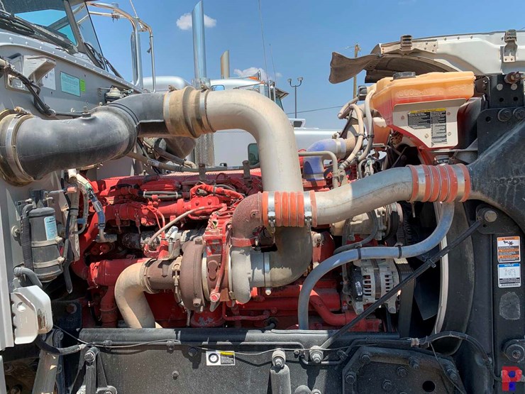 2013-peterbilt-388-image-31