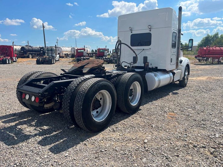 2015-kenworth-t880-image-6