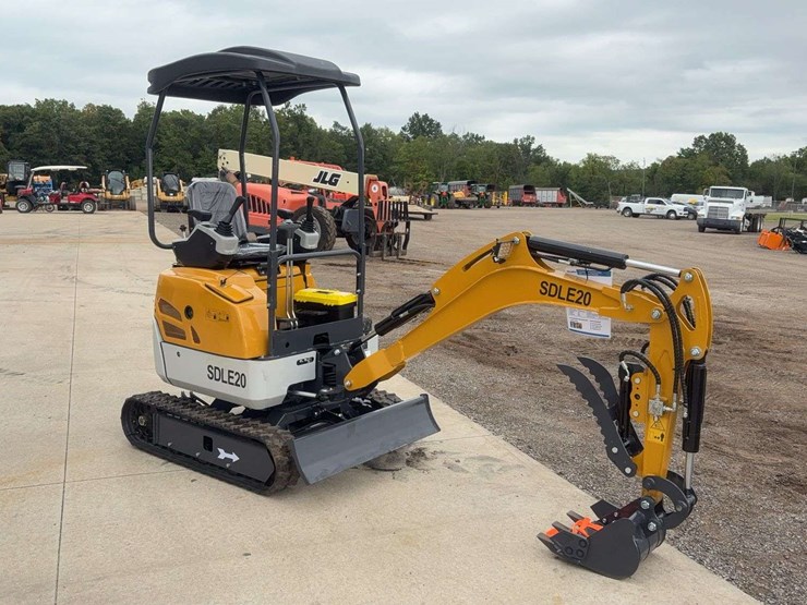sdlanch-sdle20-mini-excavator-image-2