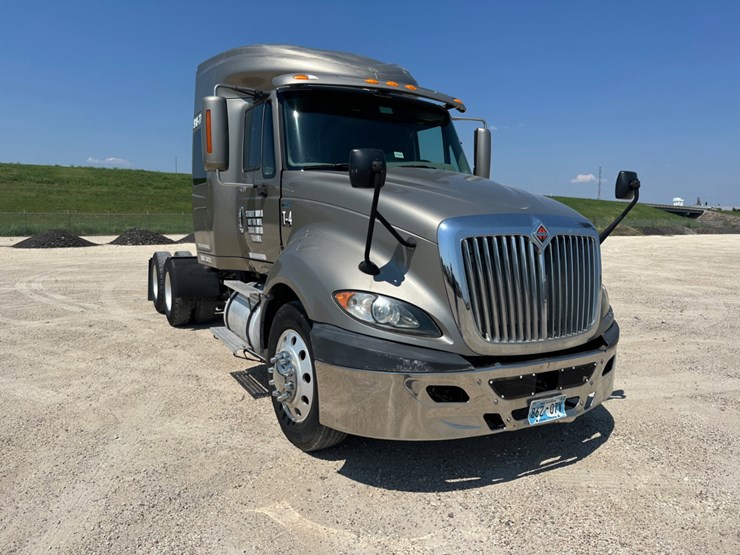 2012-international-prostar-image-3