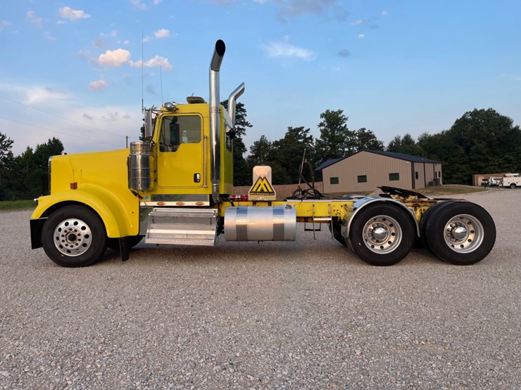 2007-kenworth-w900l-image-5