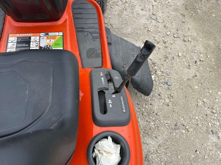 husqvarna-yth18542-42in-riding-mower-image-11