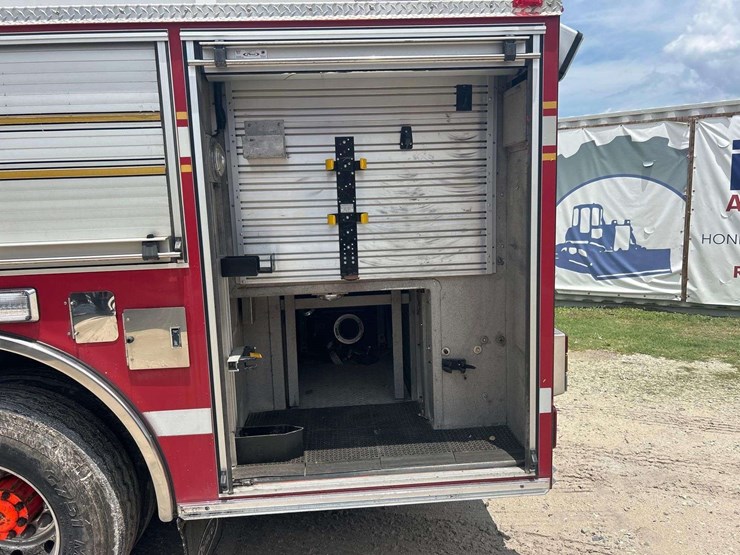 2003-pierce-tilt-cab-fire-truck-image-26