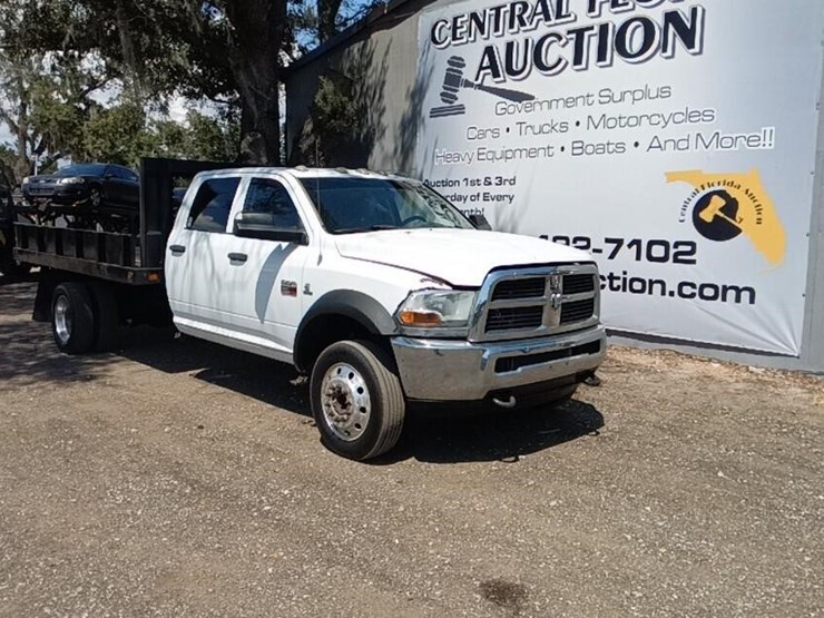 2012-dodge-ram-5500-image-2