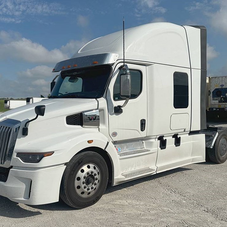 2024 WESTERN STAR 57X