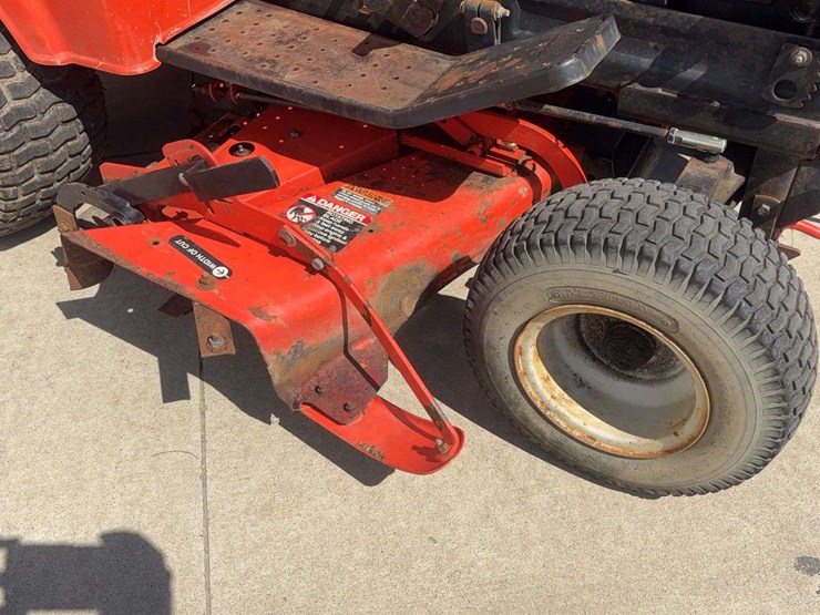 ariens-s14g-lawn-tractor-image-8