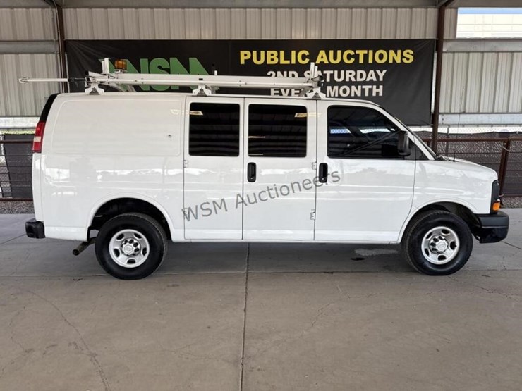 2014-chevrolet-express-2500-image-1