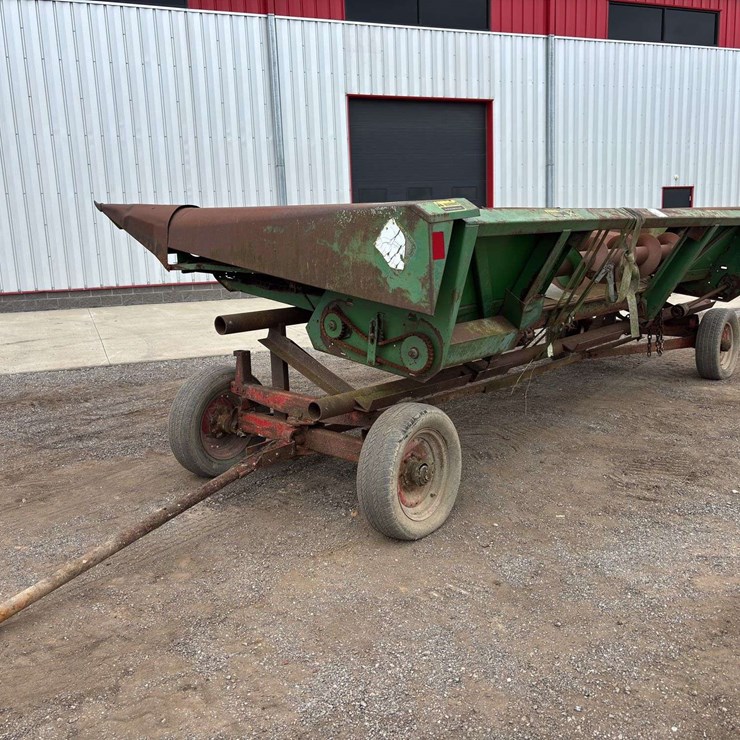 JOHN DEERE 643