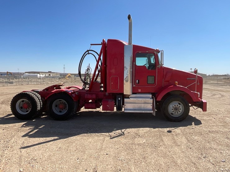 2011-kenworth-t800-image-9