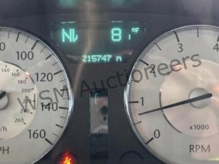 2009-chrysler-300-c-sdn-image-18