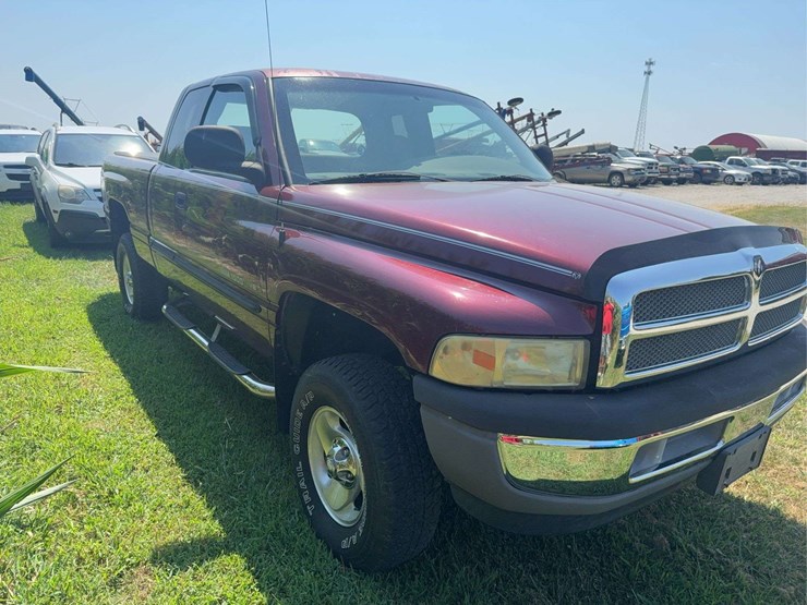 2001-dodge-ram-1500-image-2