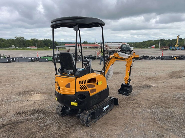 mini-pro-1.5-ton-mini-excavator-image-4