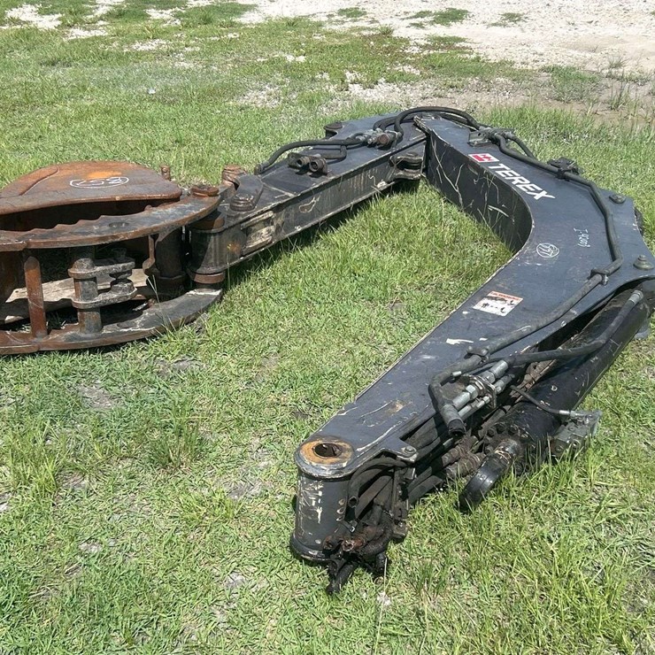 Terex Loader Arm with Bucket