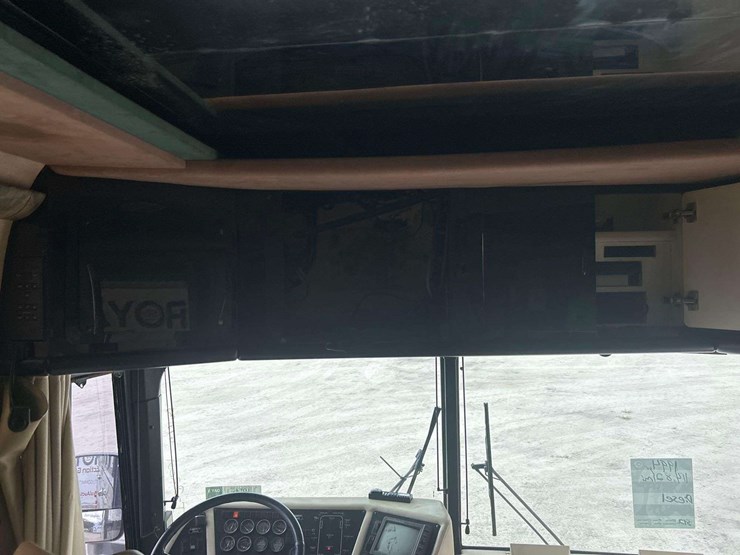 1994-prevost-liberty-coach-motorhome-image-19