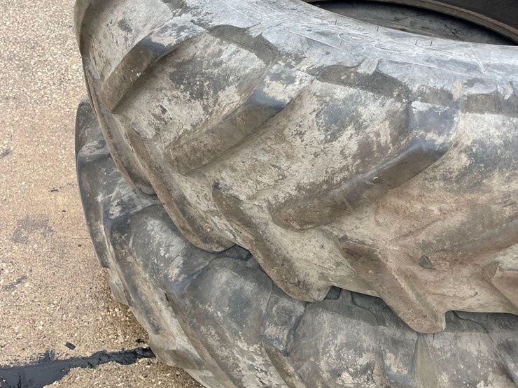 2-michelin-380/85r34-tractor-tires-image-3
