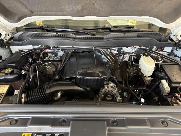 2015-chevrolet-silverado-3500hd-image-19
