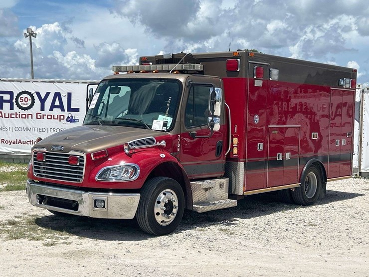 2009-freightliner-m2-106-medtec-ambulance-image-1