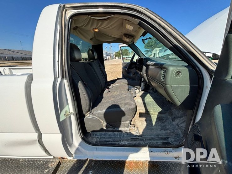 2005-chevrolet-2500hd-image-61