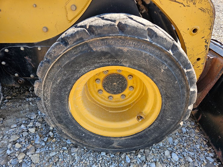 2004-caterpillar-236b-image-61