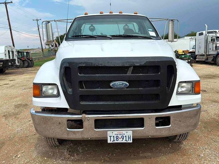 2005-ford-f650-image-2