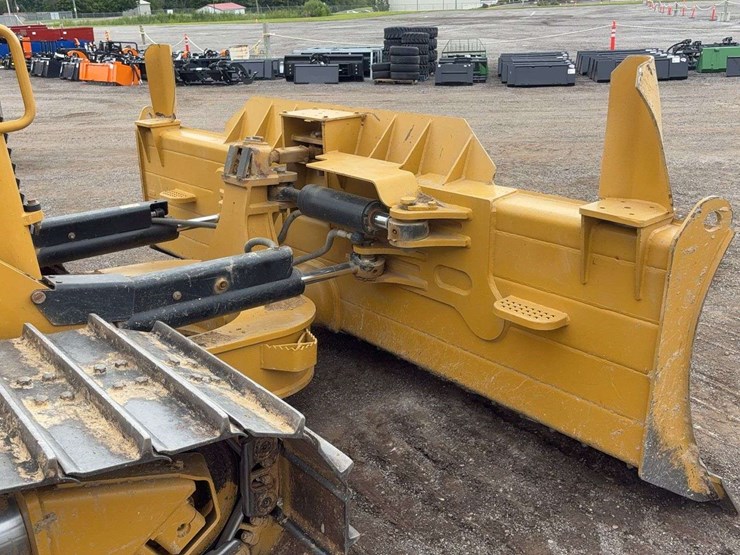 2013-cat-dgn-lgp-dozer-image-27