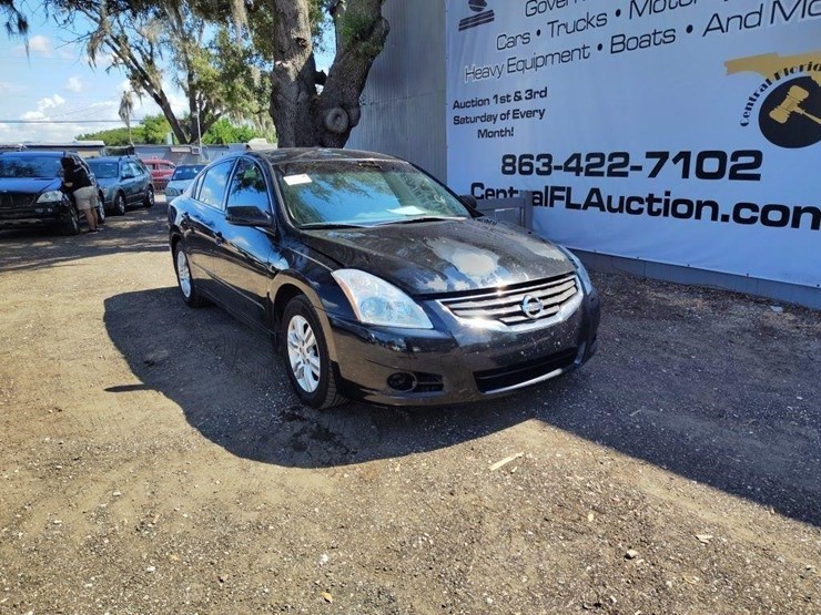 2012-nissan-altima-runs/moves-2.5-image-2