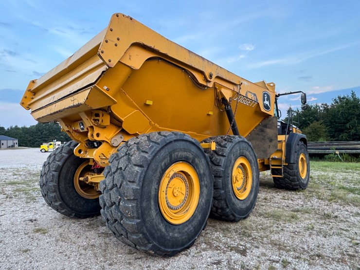 2022-deere-410e-image-5