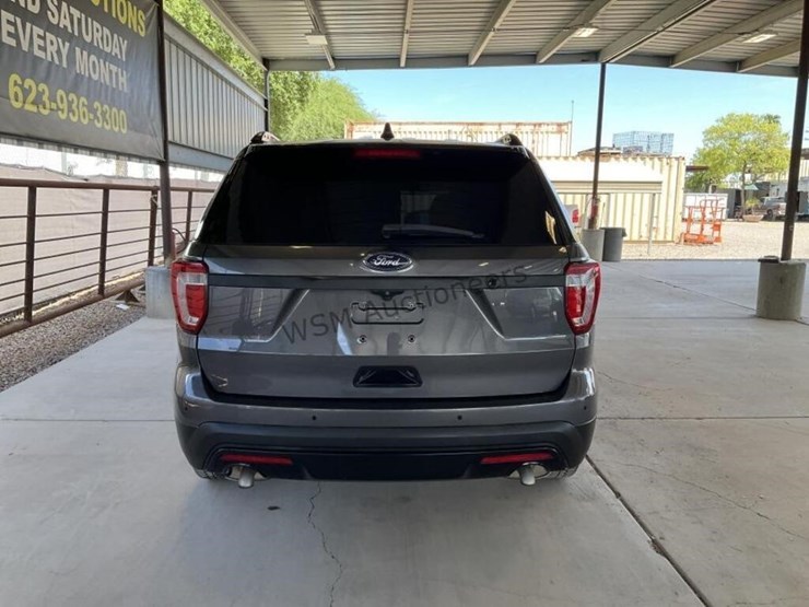 2016-ford-explorer-image-6