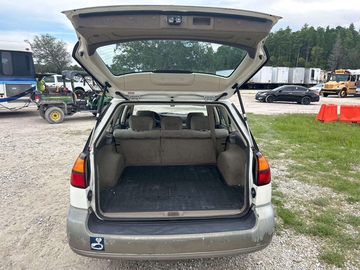 2001-subaru-outback-awd-suv-image-19