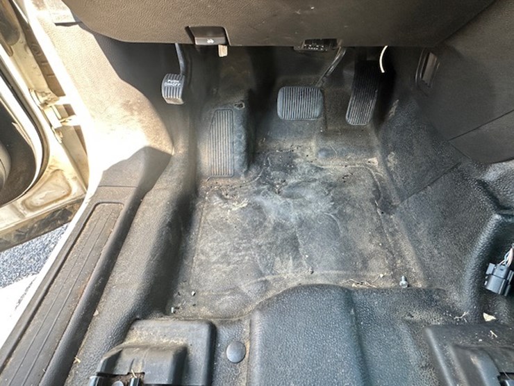 #23002-•-2017-ford-taurus-image-53