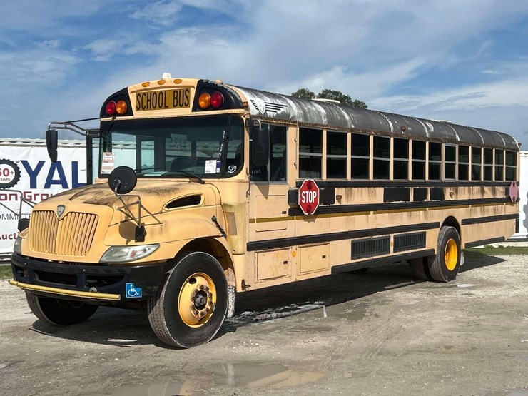 2009-ic-corporation-pb105-school-bus-image-1