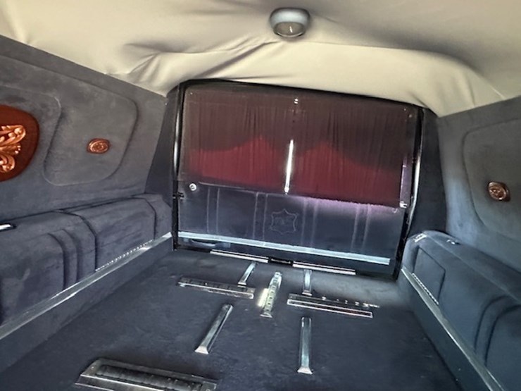 #22948-•-1997-cadillac-victoria-hearse-image-32