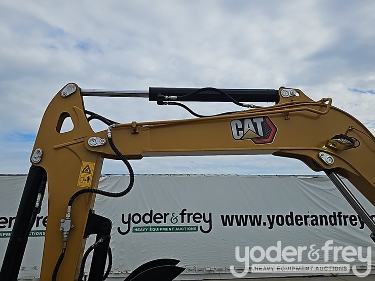 2022-caterpillar-305.5-image-18