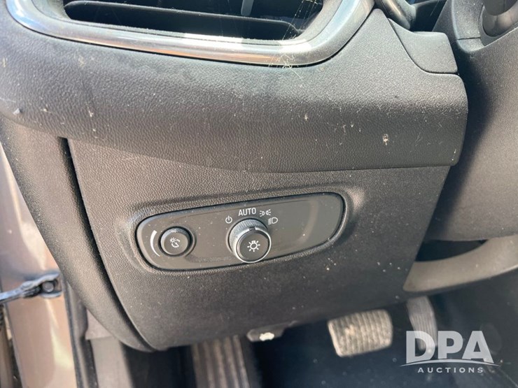 2018-chevrolet-equinox-lt-image-47