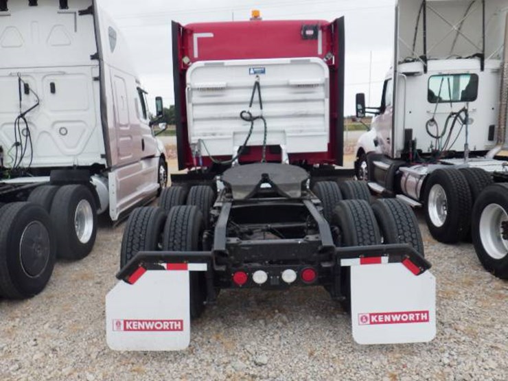 2020-kenworth-t680-image-8