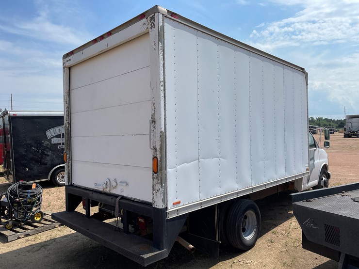 #4731-•-2000-chevy-box-van-(wi-title-in-delay)-image-4