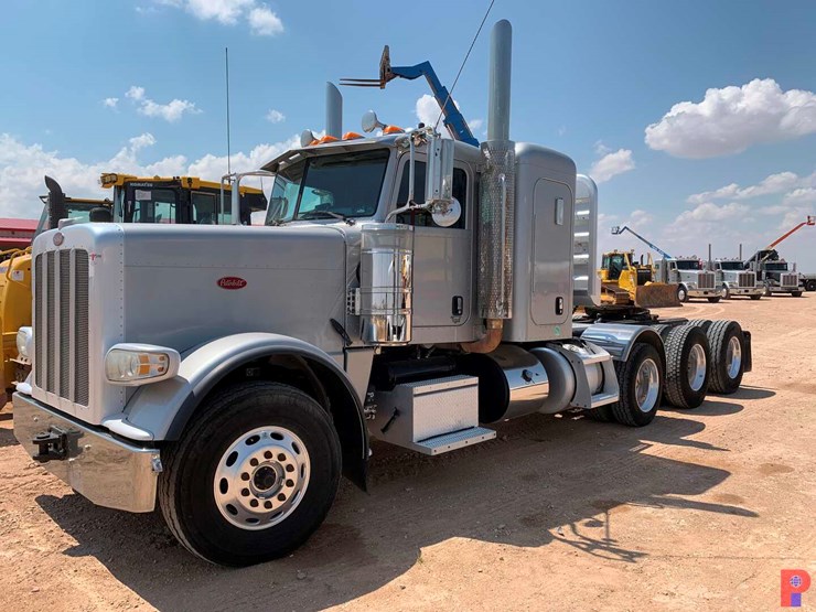 2013-peterbilt-388-image-39