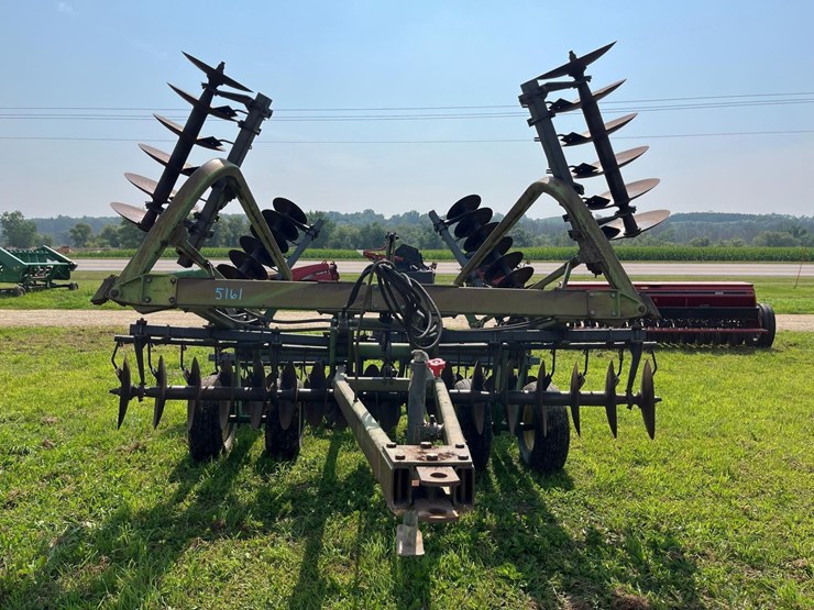 john-deere-230-image-2