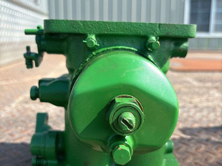 john-deere-720/730-carburetor-image-1